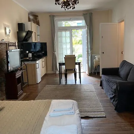 Alojamento de Acomodação e Pequeno-almoço Le Mascaret 4*